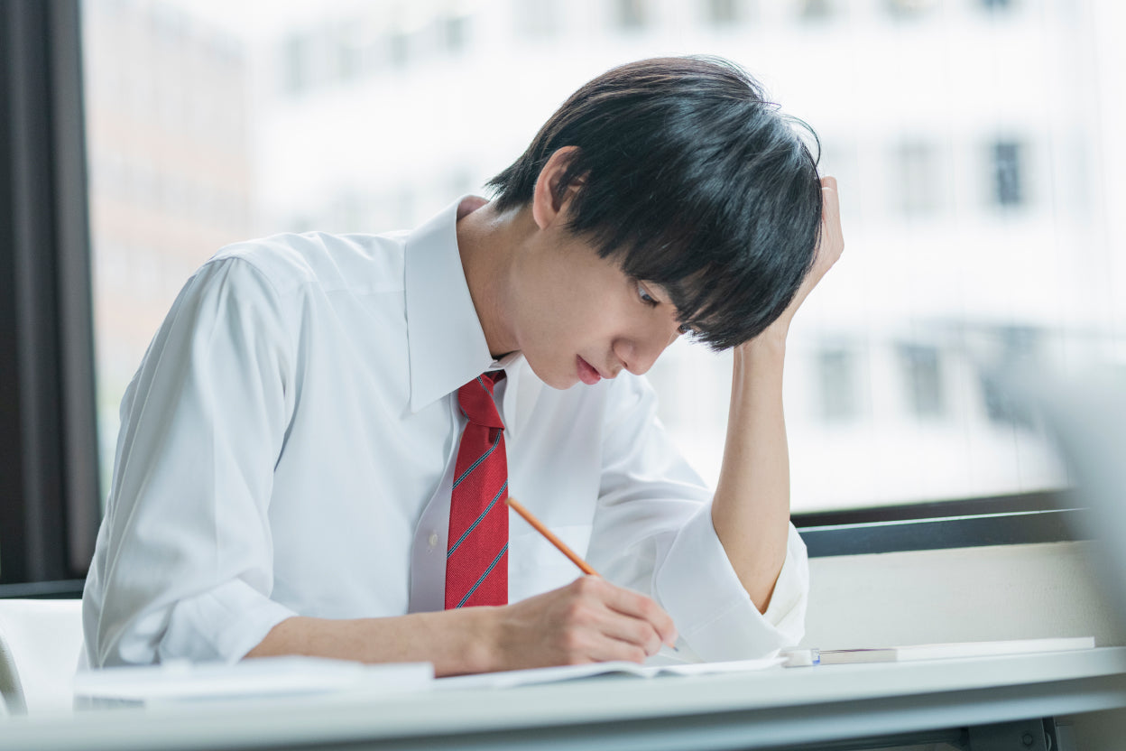 「同じ練習の繰り返し」は、実は脳をサボらせている？学習効率を劇的に上げる『インターリーブ学習法』