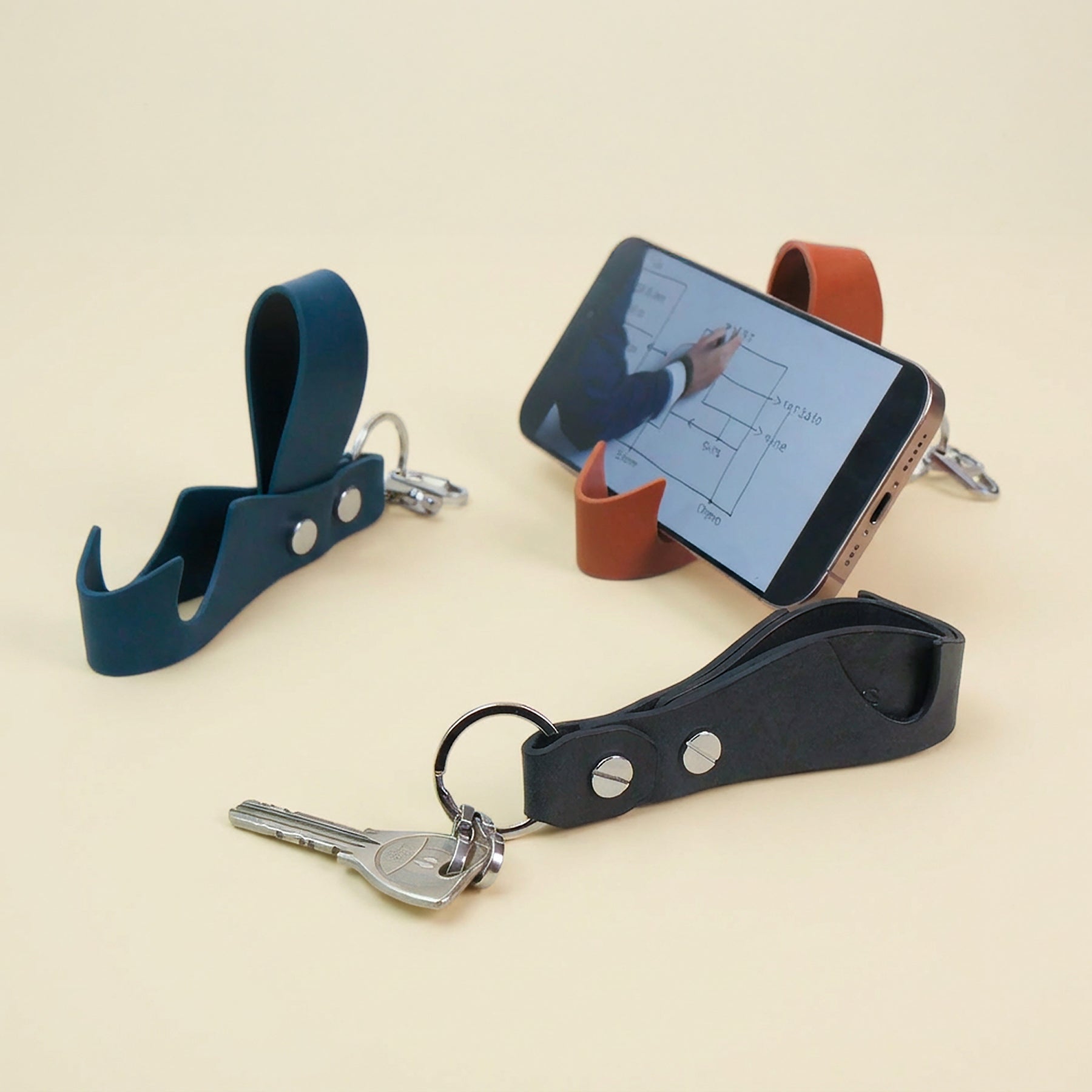 【国産本革】2way レザースマホスタンドキーホルダー "Rest"