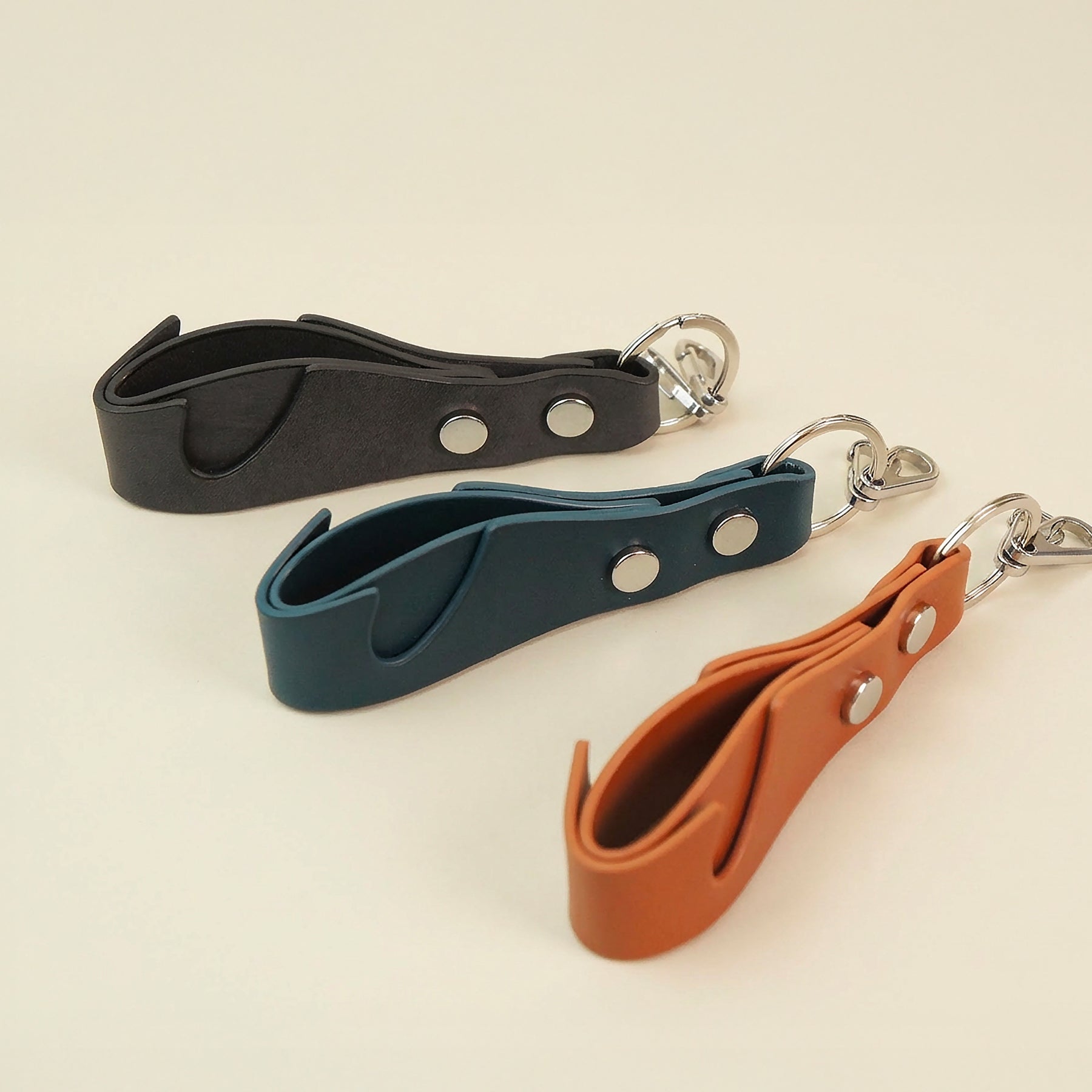 【国産本革】2way レザースマホスタンドキーホルダー "Rest"