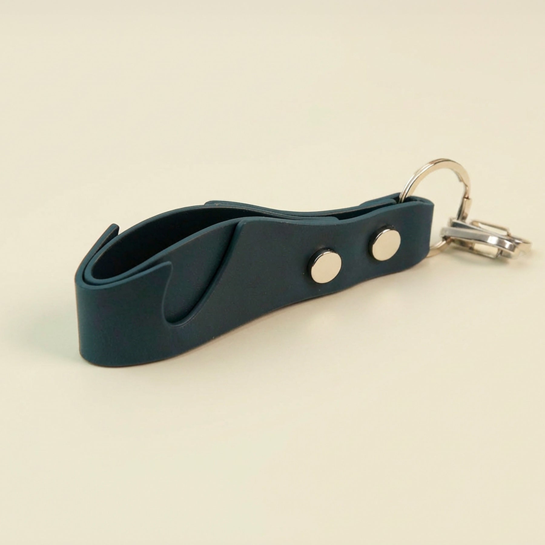 【国産本革】2way レザースマホスタンドキーホルダー "Rest"