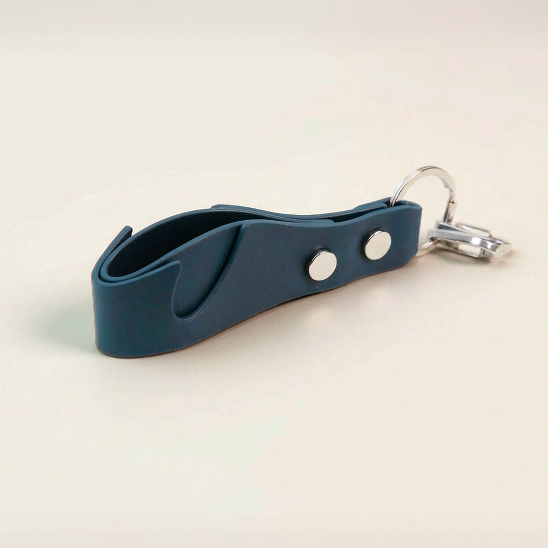 【国産本革】2way レザースマホスタンドキーホルダー "Rest"